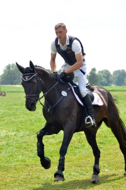 laupheim-2013_gelaendepferde-a-086-jpg